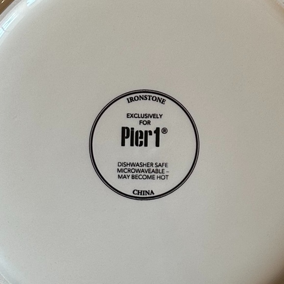 Set of 2 Pier 1 Hummingbirds and Roses 8.75" Ironstone Salad/Lunch Plates - Picture 9 of 10